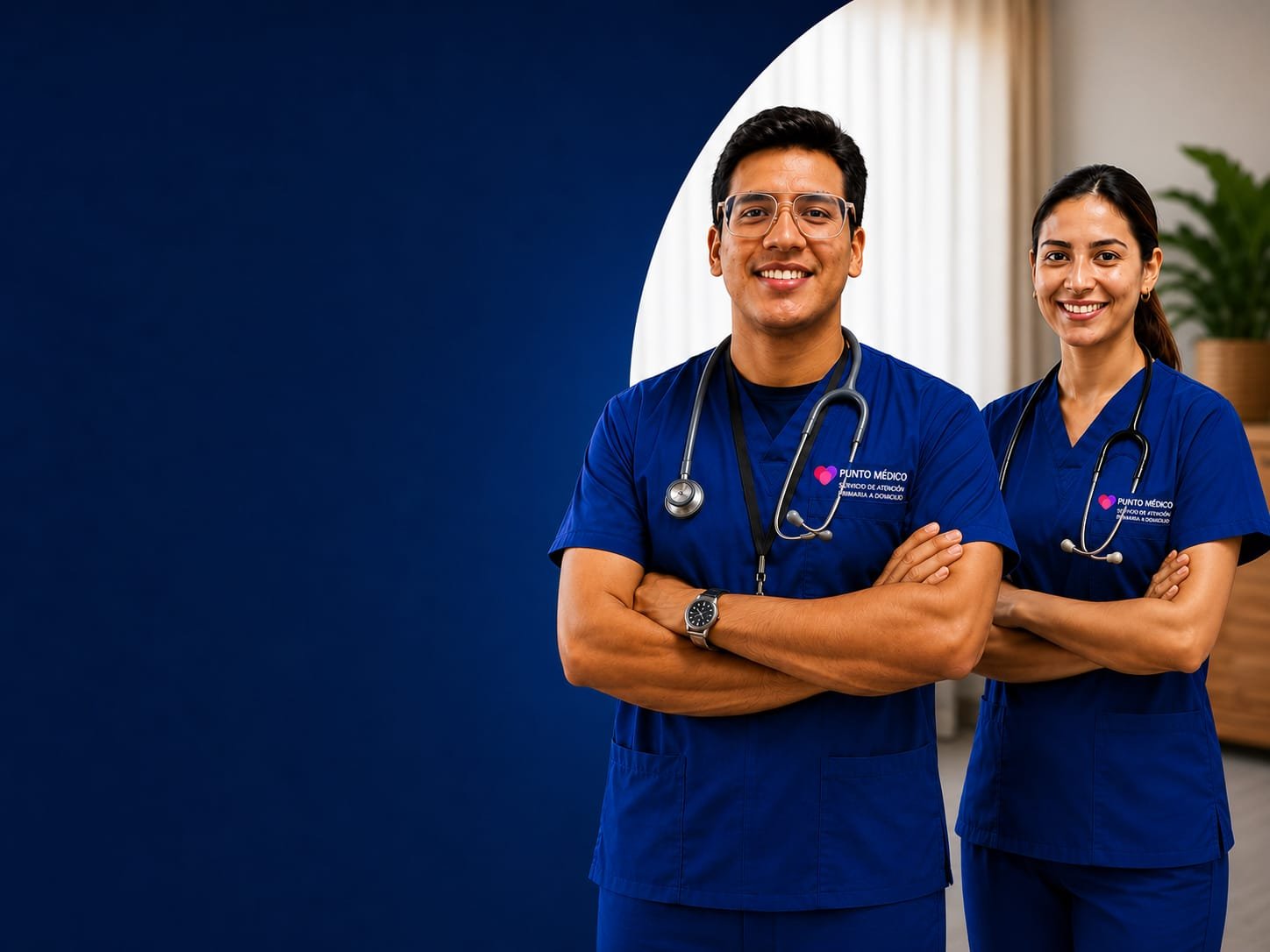 Médico y enfermera de Punto Médico preparados para brindar atención a domicilio